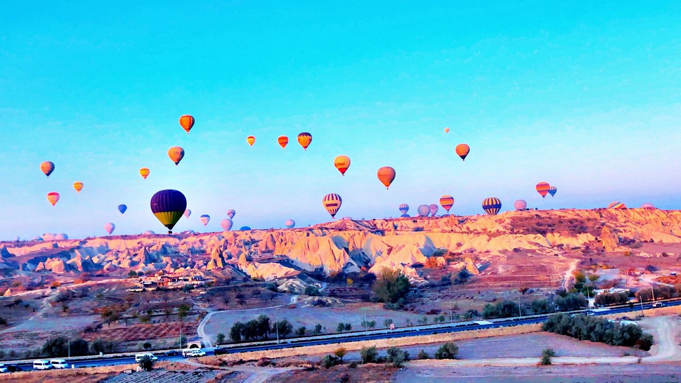 Cappadocia — Balloons & fairy chimneys